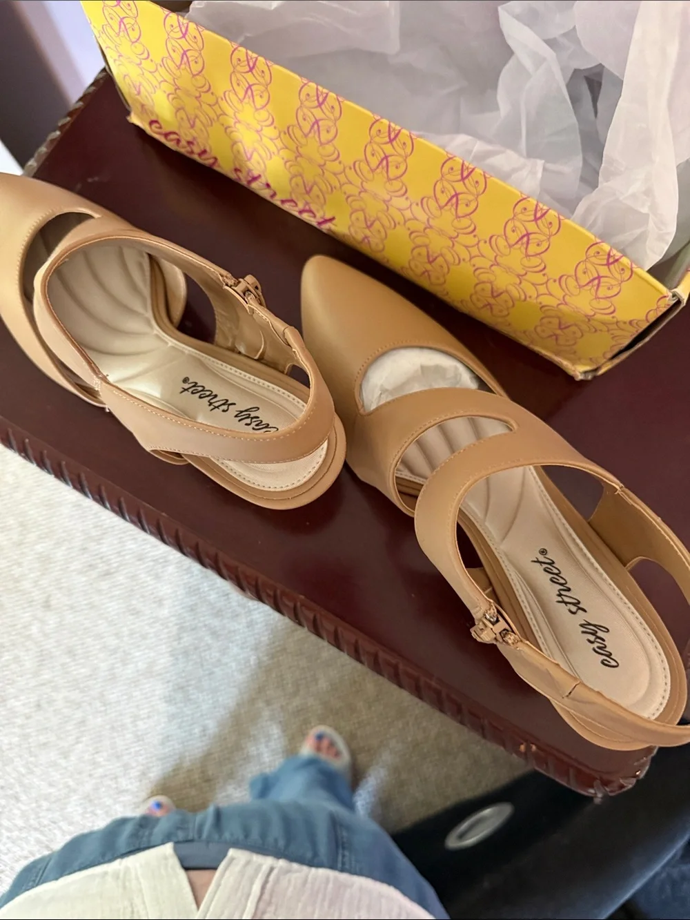 easy street Nude/Tan Pointed Slingback Heels